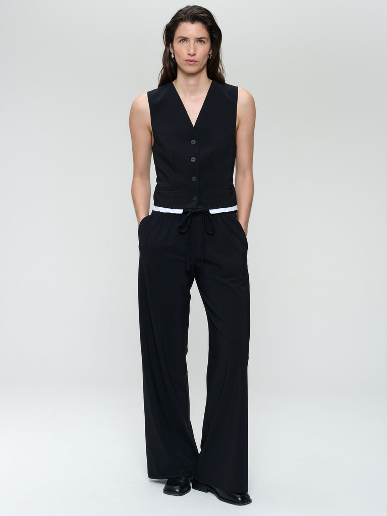 Kay stretch technical jersey vest | Black