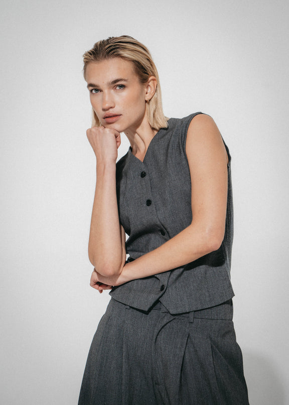 Oda back knitted viscose vest | Grey