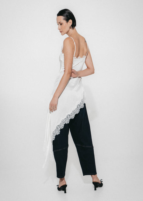 Zenia silk top whit lace trim | White