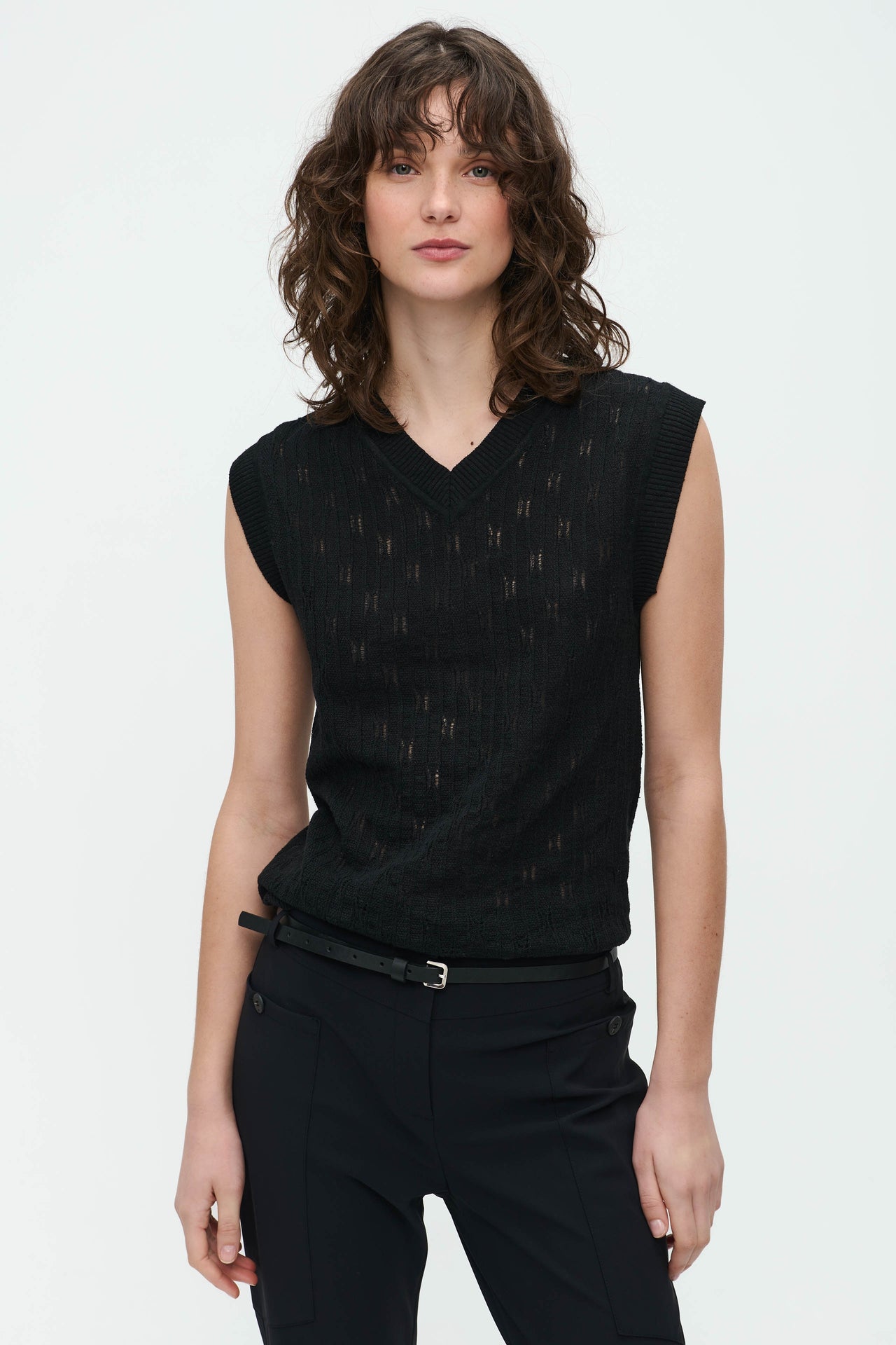 Wexford Holes Vest | Black