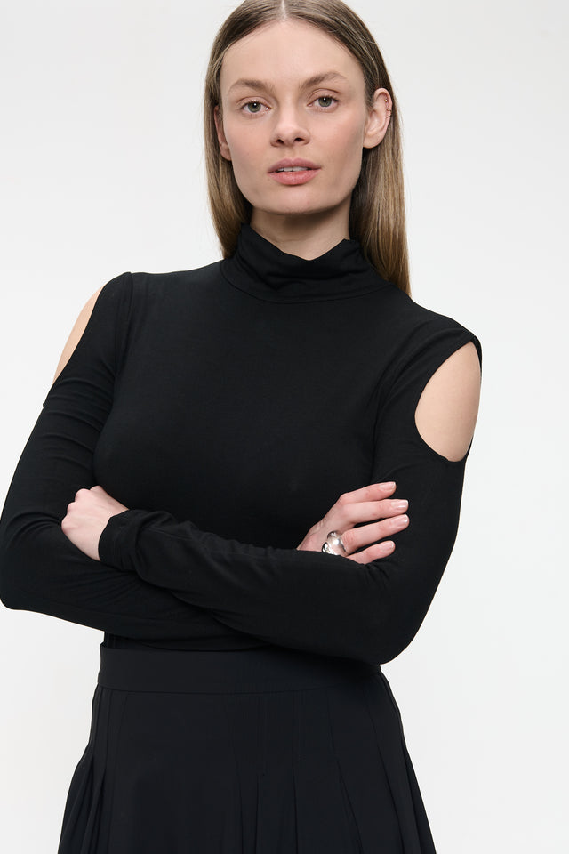 Top P TS01 | Black