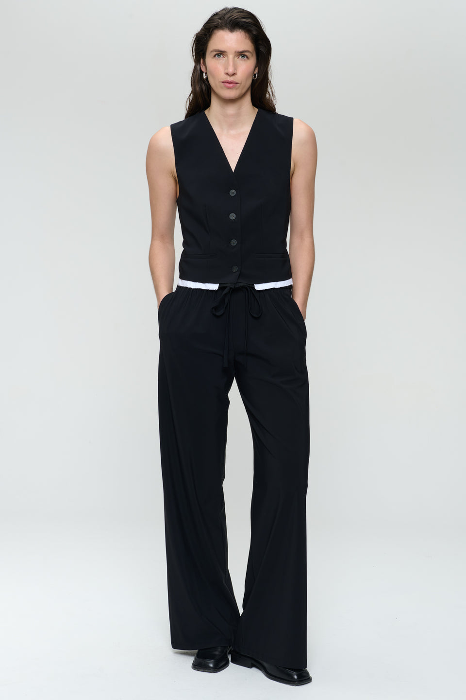 Kay stretch technical jersey vest | Black