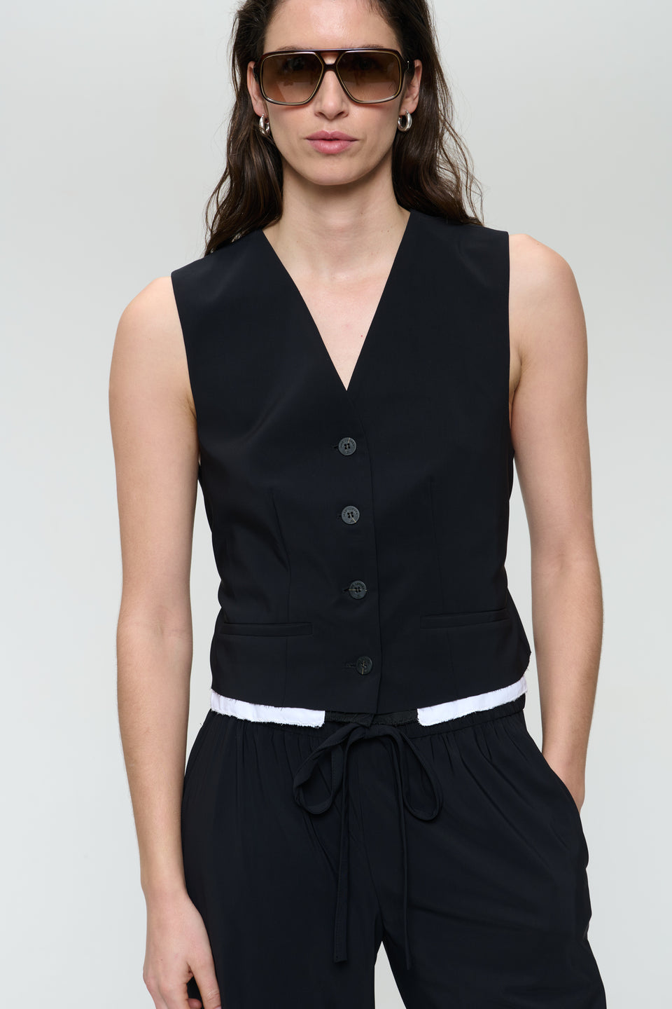 Kay stretch technical jersey vest | Black
