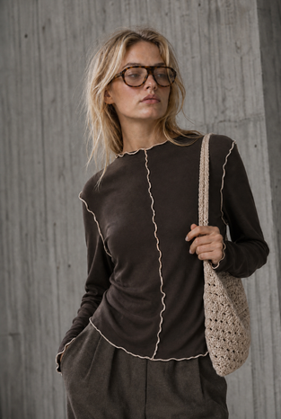 Janette top 26 | Brown