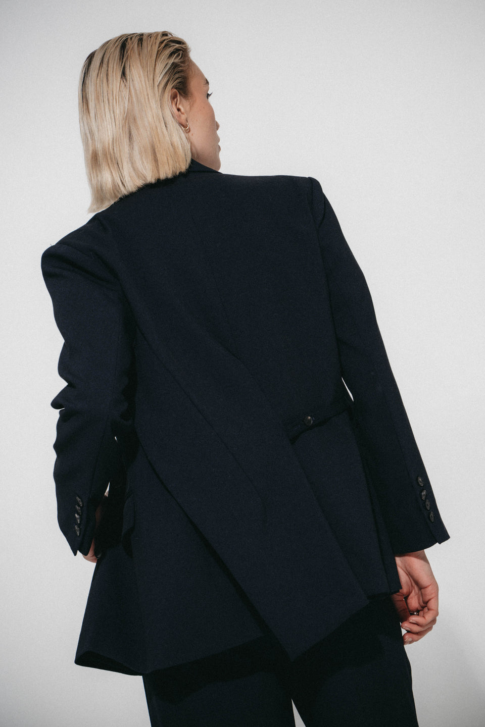 Indira back details blazer | Dark Blue